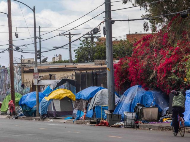 Encampment of homeless (Apu Gomes / AFP / Getty)